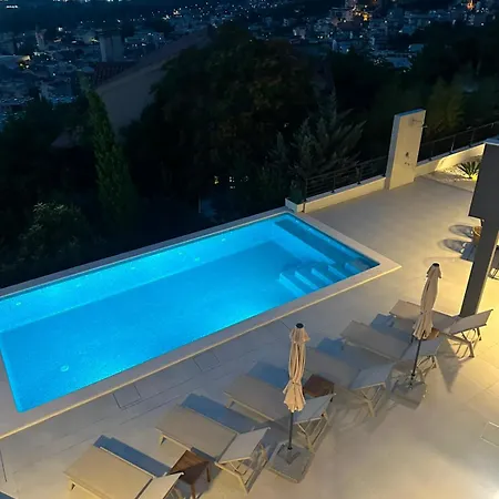Blue Sunset, With Pool,terace & Stunning Views *