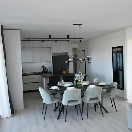 Apartment Blue Sunset, With Pool,terace & Stunning Views
