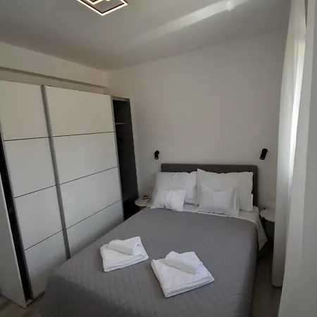 Apartment Blue Sunset, With Pool,terace & Stunning Views Podstrana