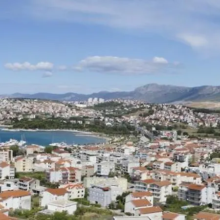 Апартаменти Blue Sunset, With Pool,terace & Stunning Views Подстрана