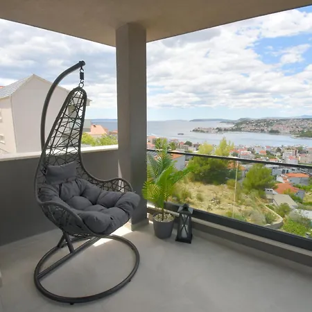 Blue Sunset, With Pool,terace & Stunning Views Apartment *
