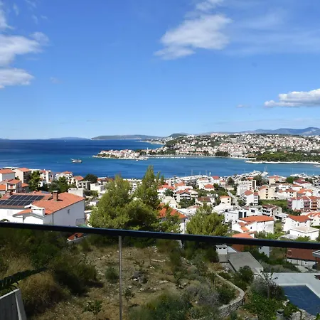 Apartment Blue Sunset, With Pool,terace & Stunning Views Podstrana